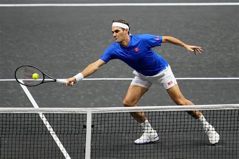 Tennis .